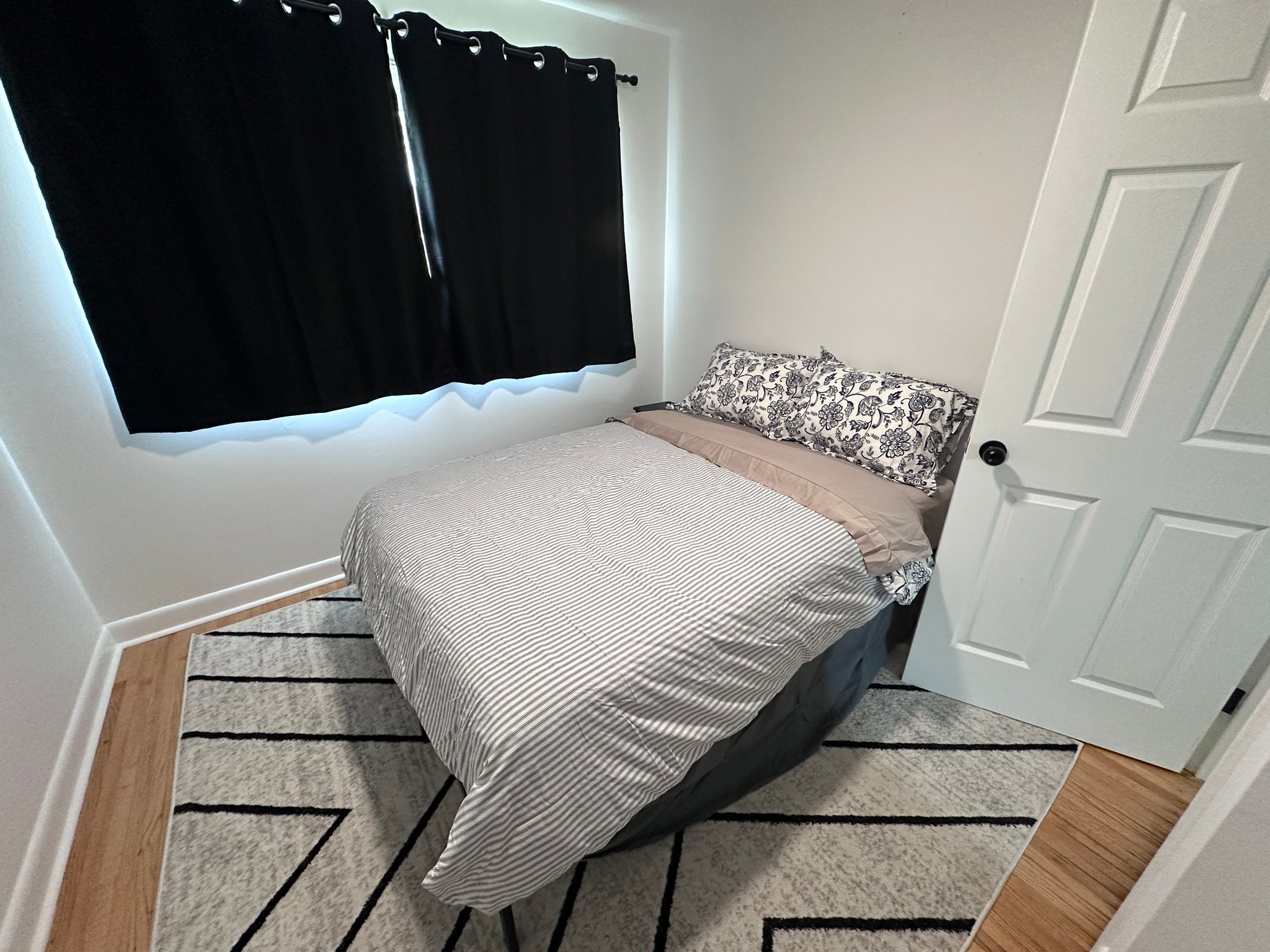 Pineville Single Room: 117 Marine Dr