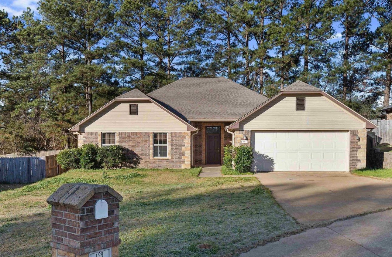 Tatum House: 129 School Park Trl