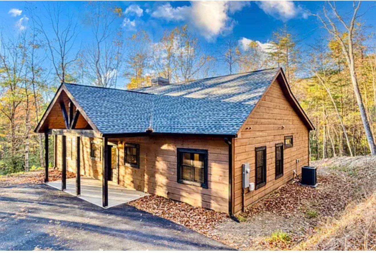 Ellijay House: 224 East Ridge Lane