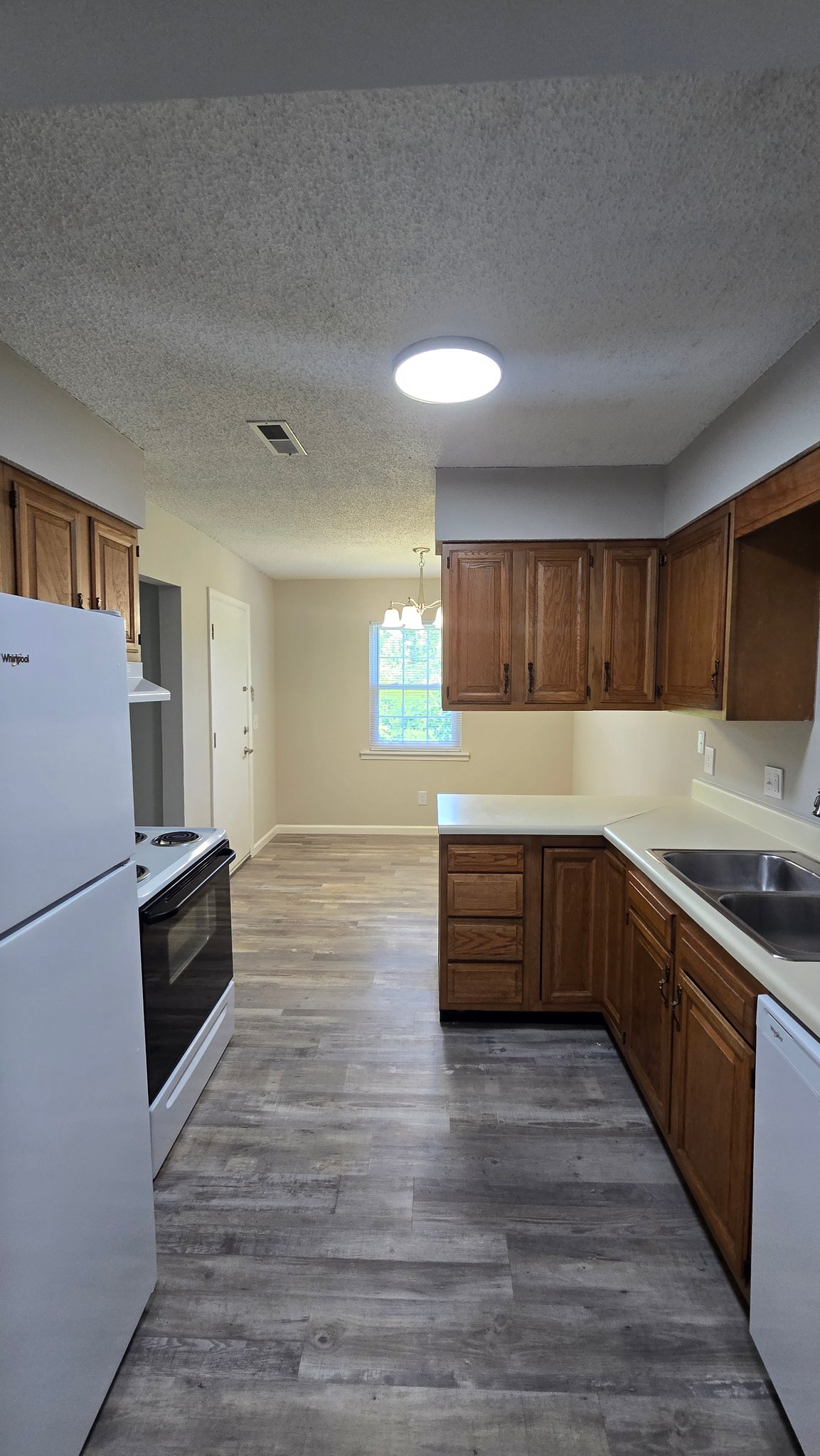 Huntington Apartment: 2950 Auburn Rd