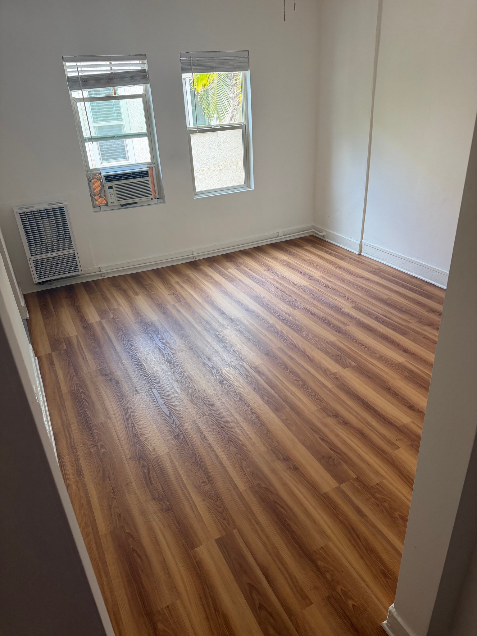 Los Angeles Single Room: 4537 Fountain Ave