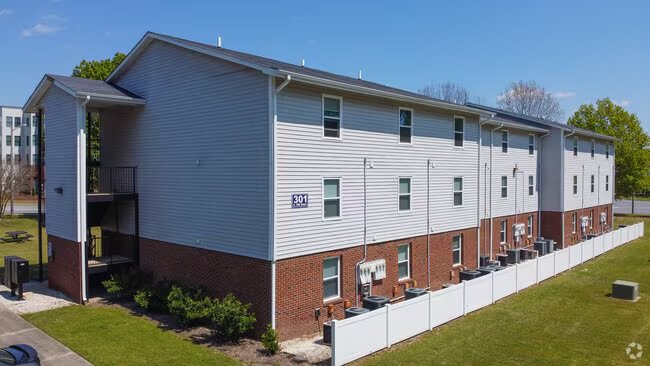 Greenville Apartment: 301 E 12th St