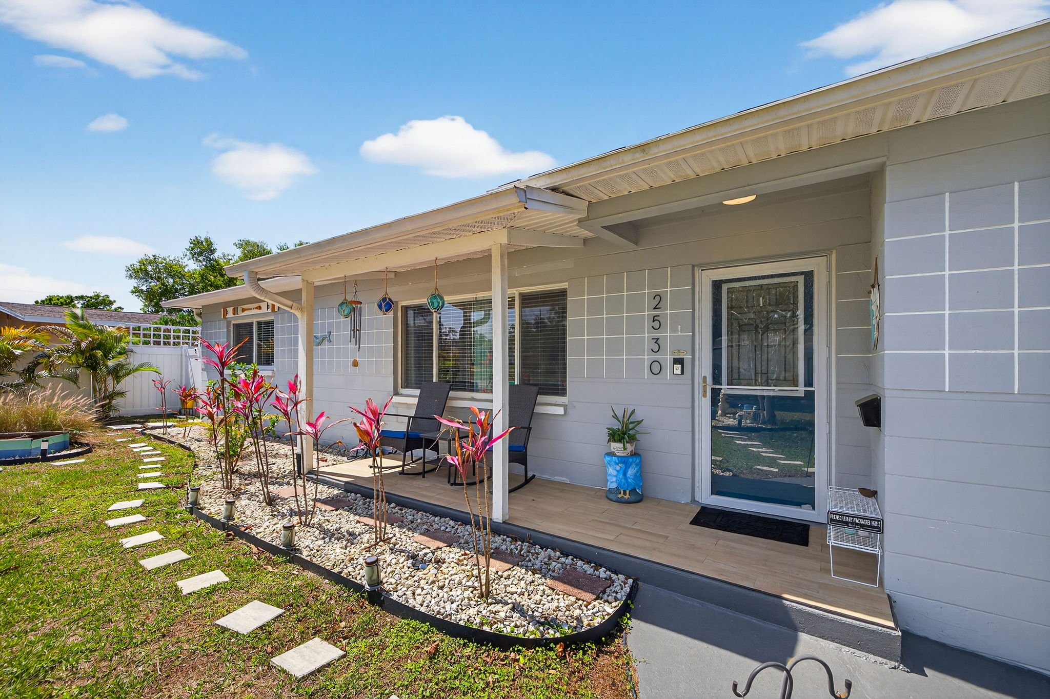 Saint Petersburg House: 2530 51st St N