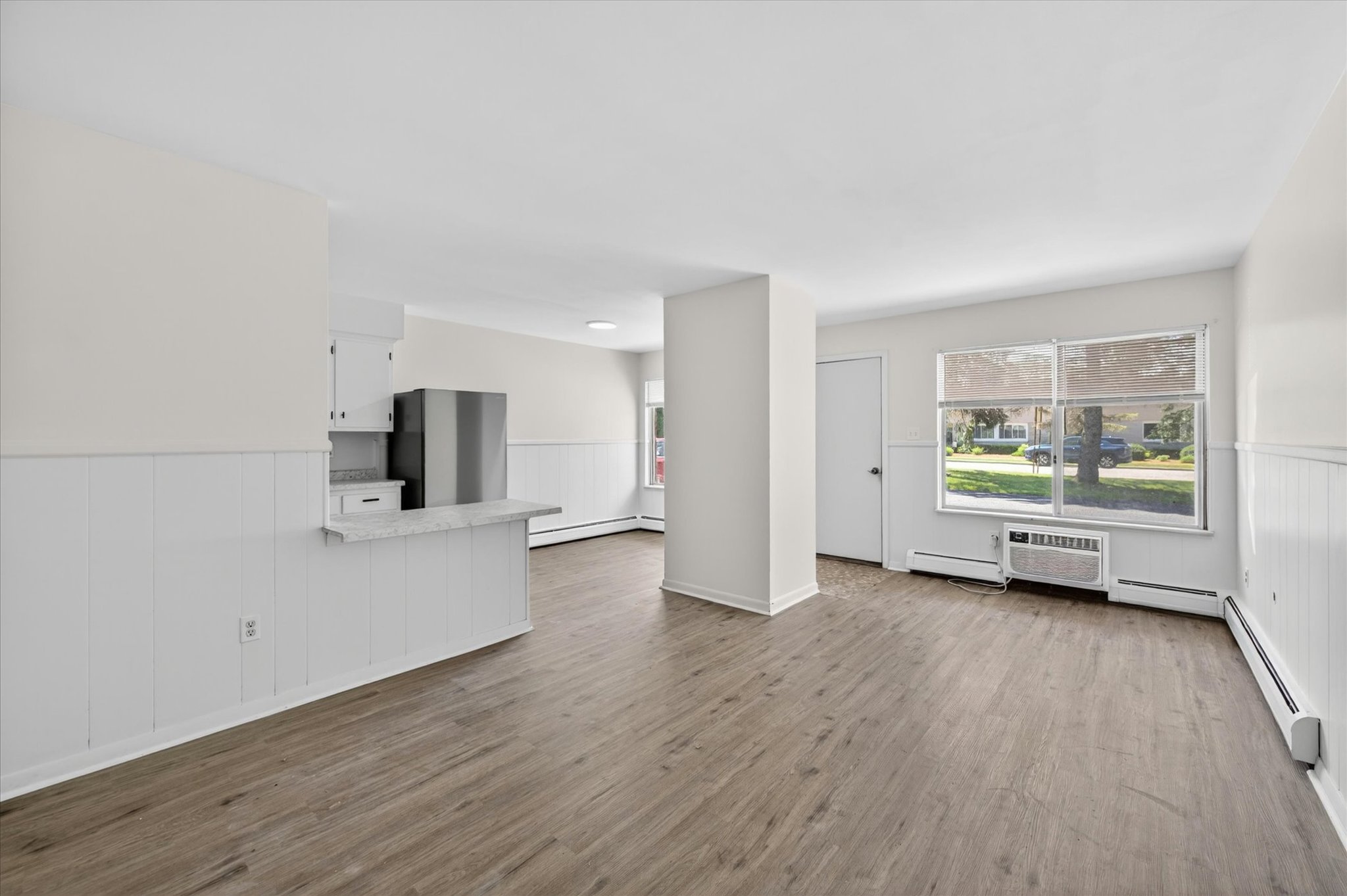 South Lyon Apartment: 151 East McHattie St