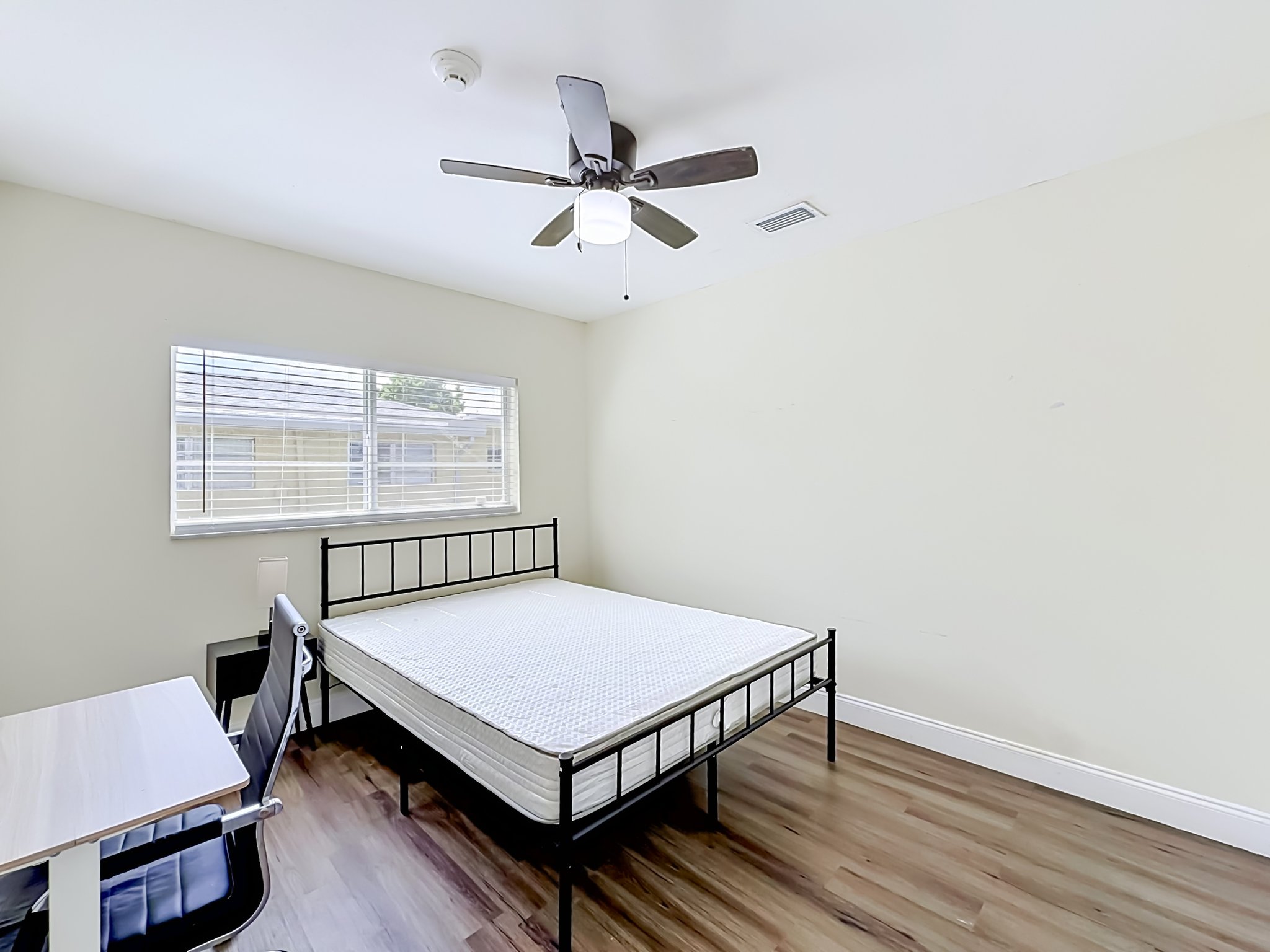 Plantation Single Room: 7460 NW 16TH ST