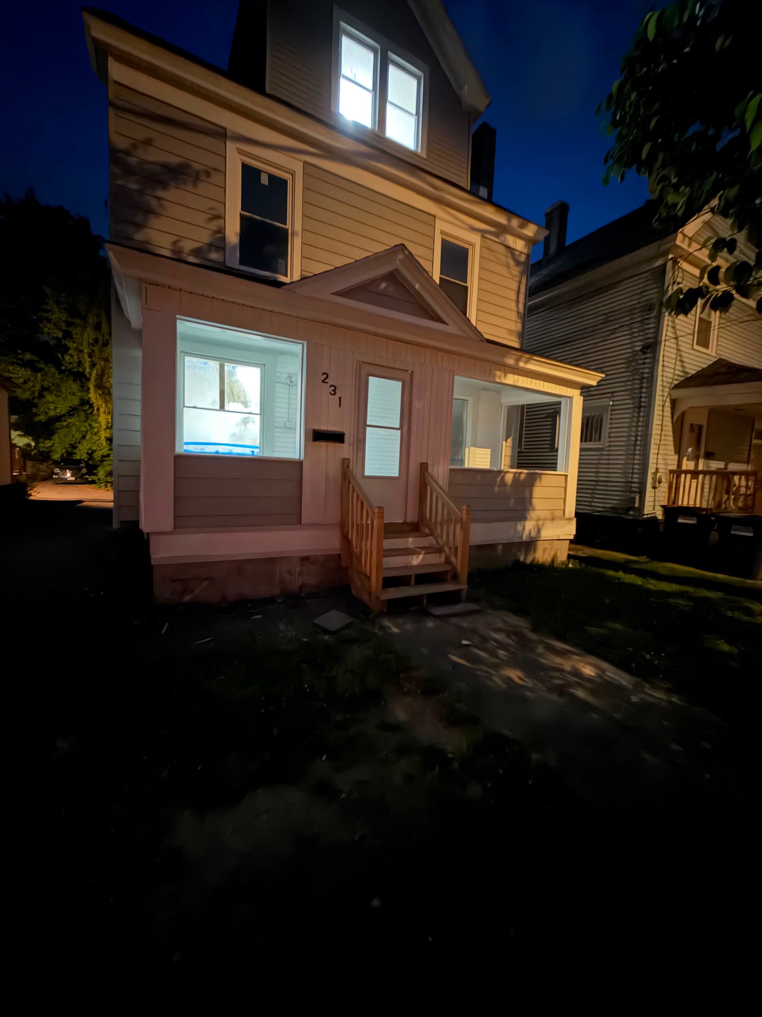 Syracuse House: 231 Primrose Ave