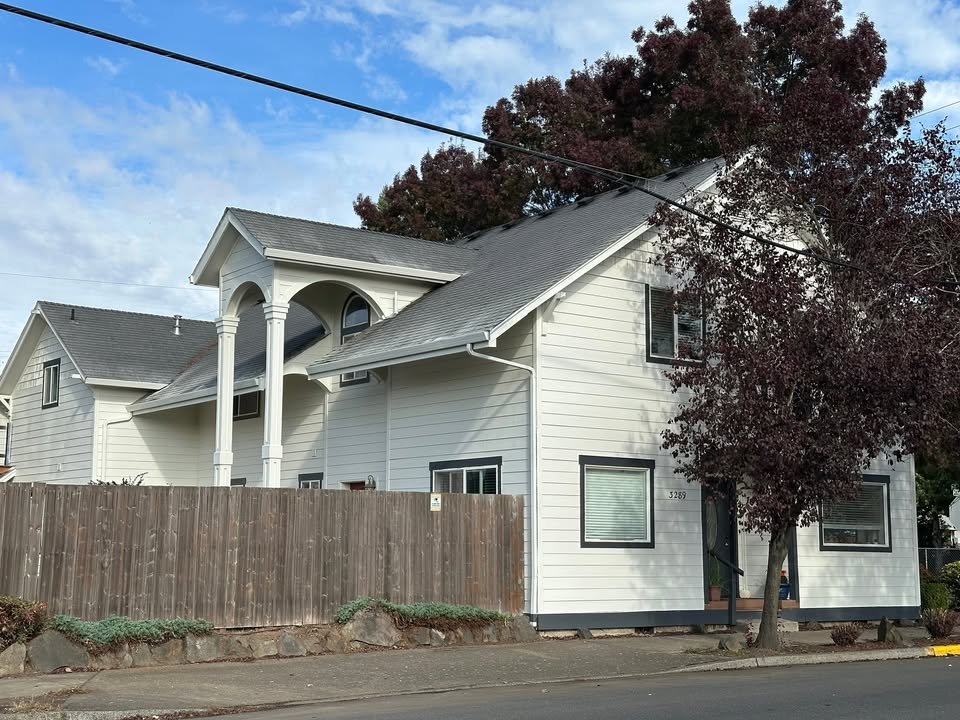 Hubbard Single Room: 3289 3rd St