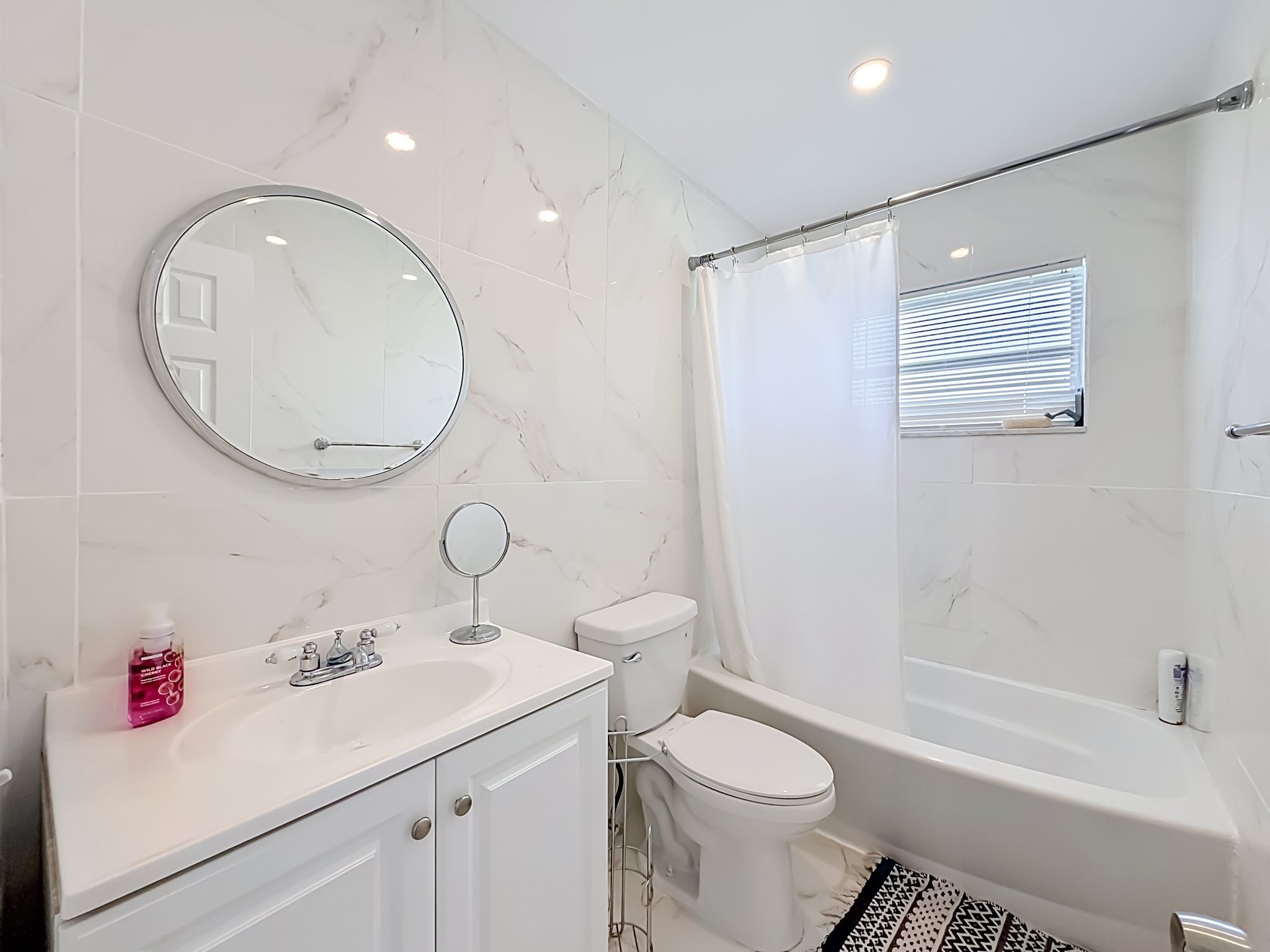 Plantation Single Room: 7464 NW 16th St