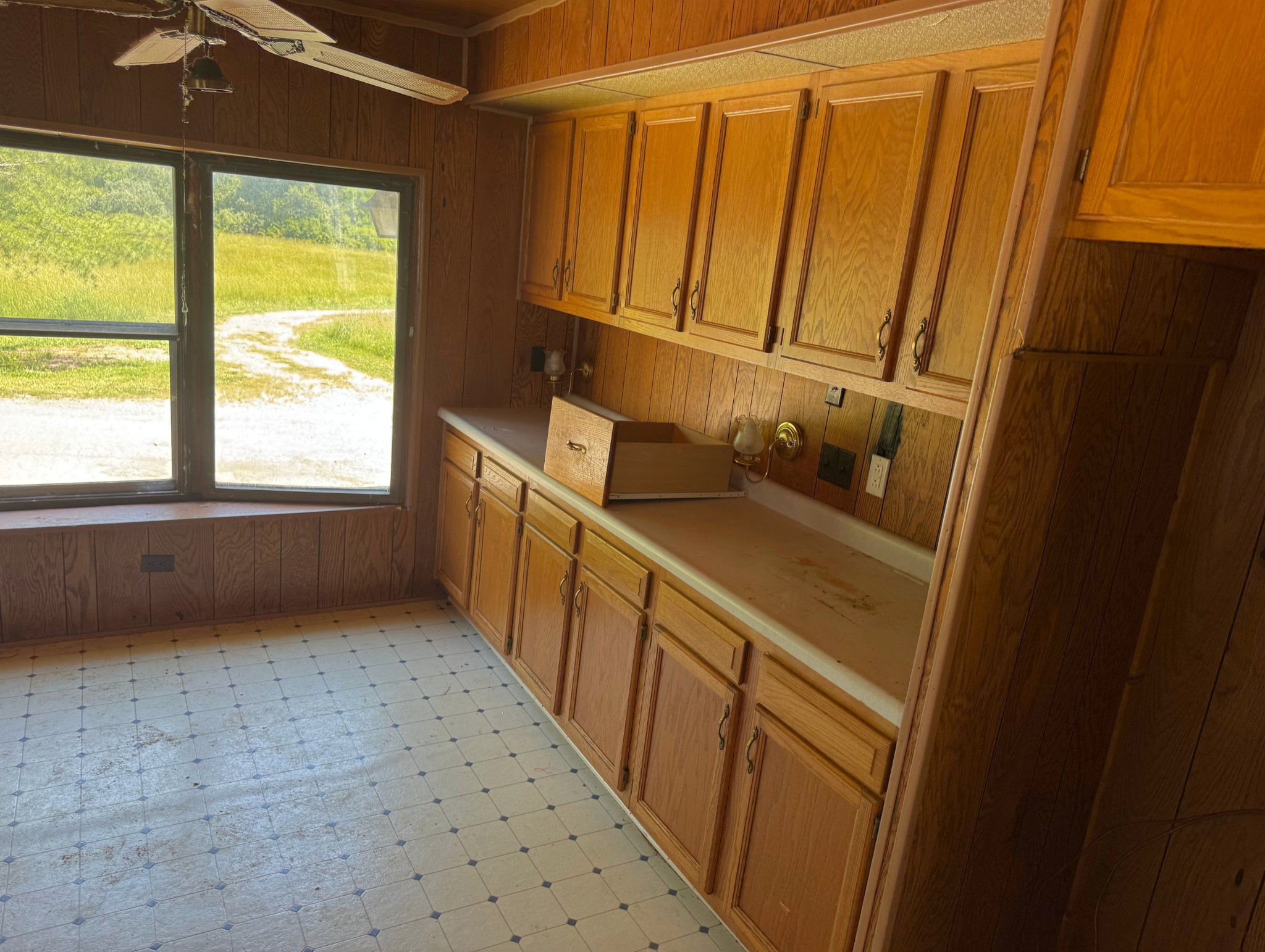 Hamilton House: 661 N 19th St. LOT 32