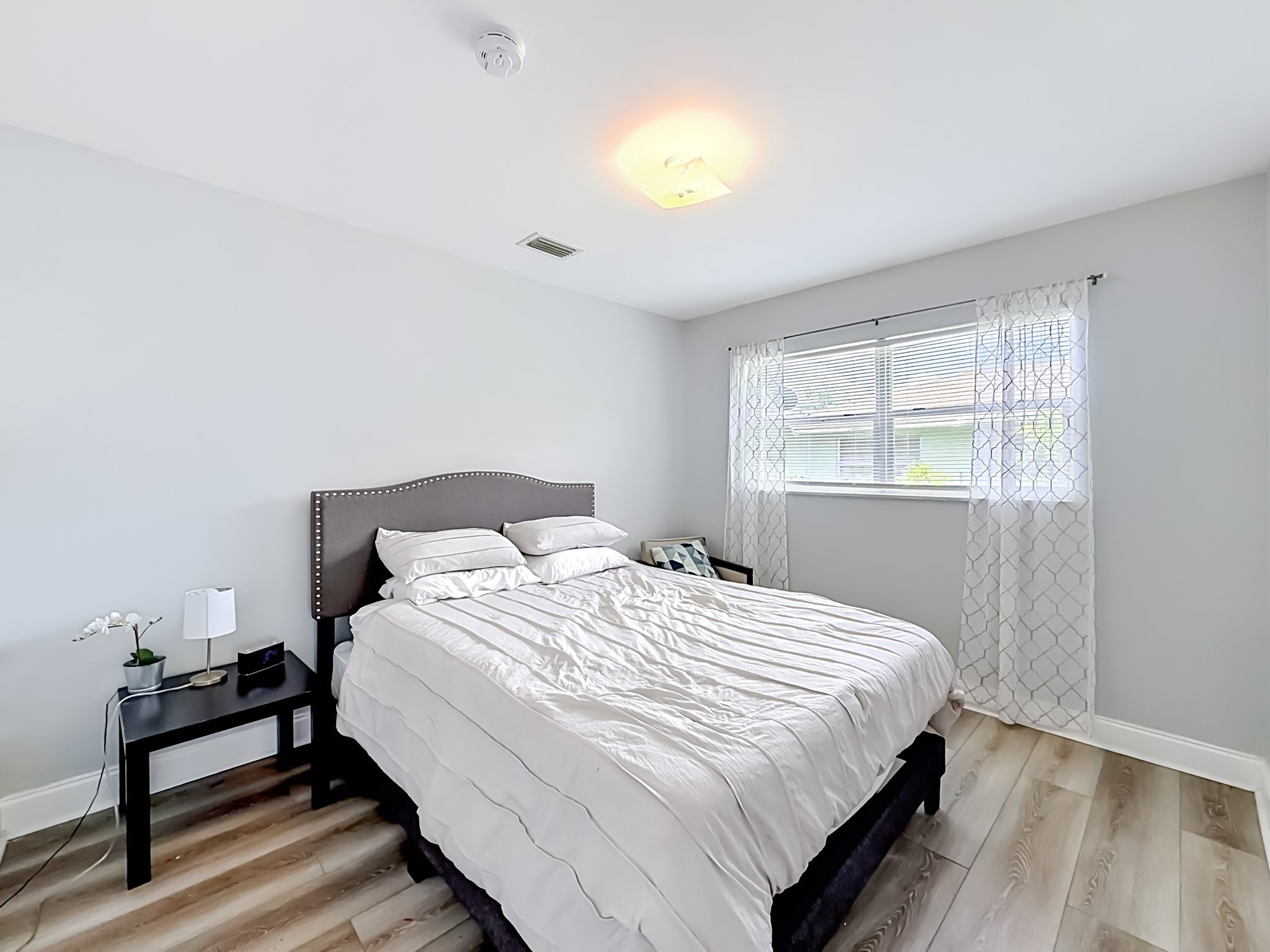 Plantation Single Room: 7464 NW 16th St