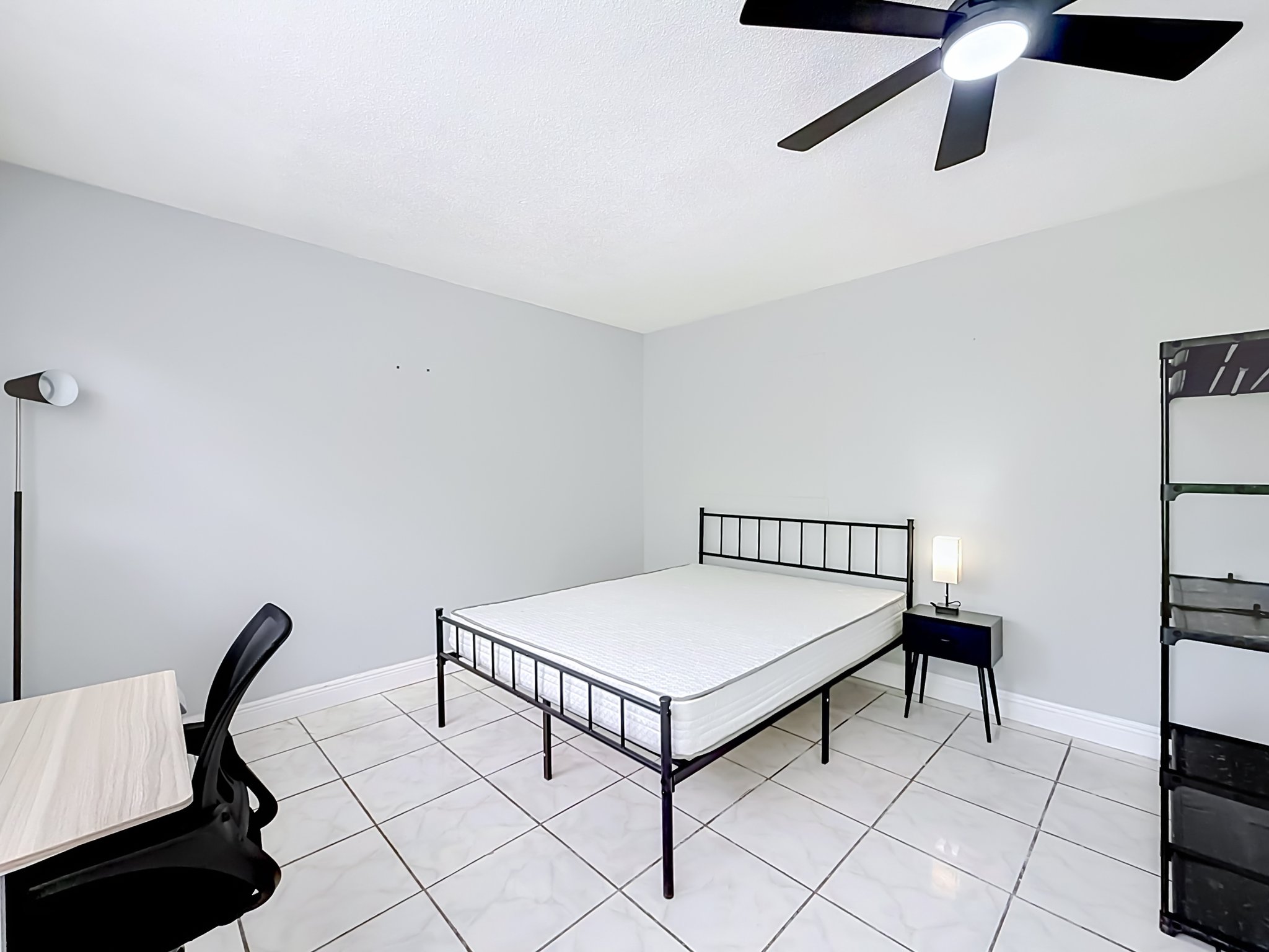 Plantation Single Room: 7464 NW 16th St