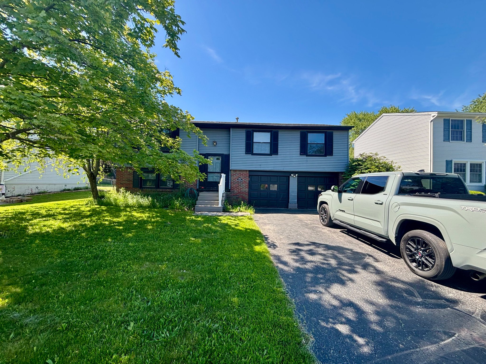 Lockport House: 6962 northview dr