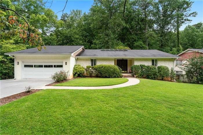 Tucker Single Room: 2760 Caraway Dr.