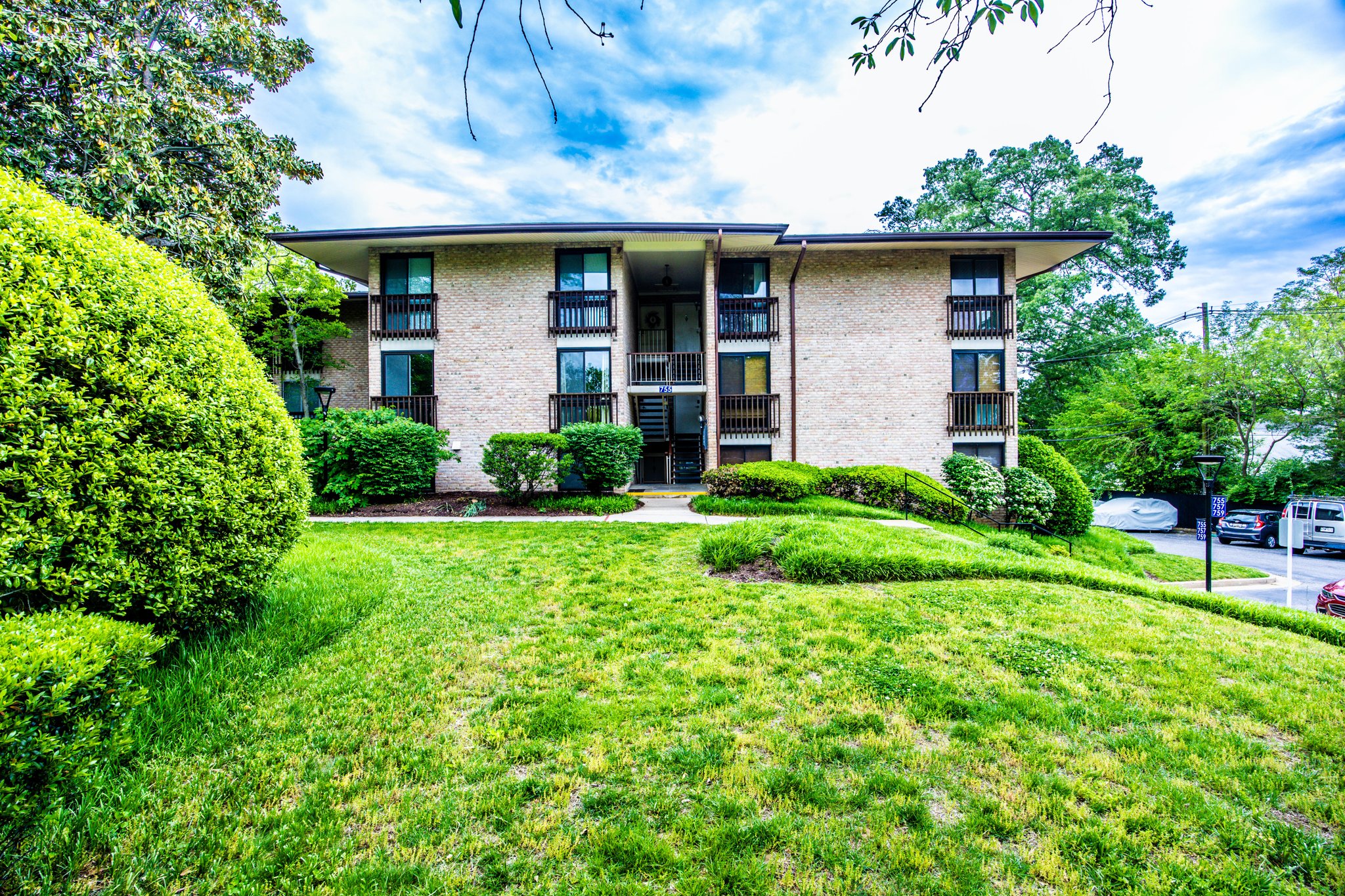 Annapolis Condo: 755 Fairview Ave