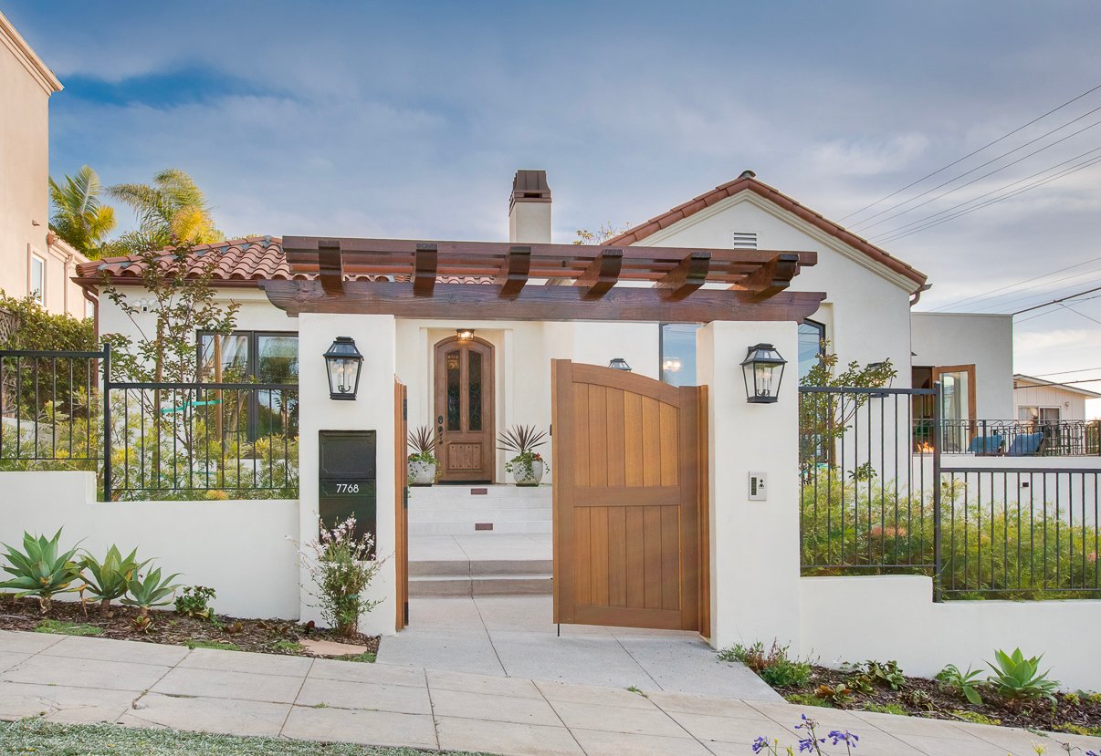 La Jolla House: 7768 Prospect Pl