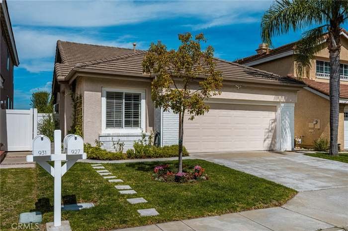 Anaheim House: 927 S Firefly Dr