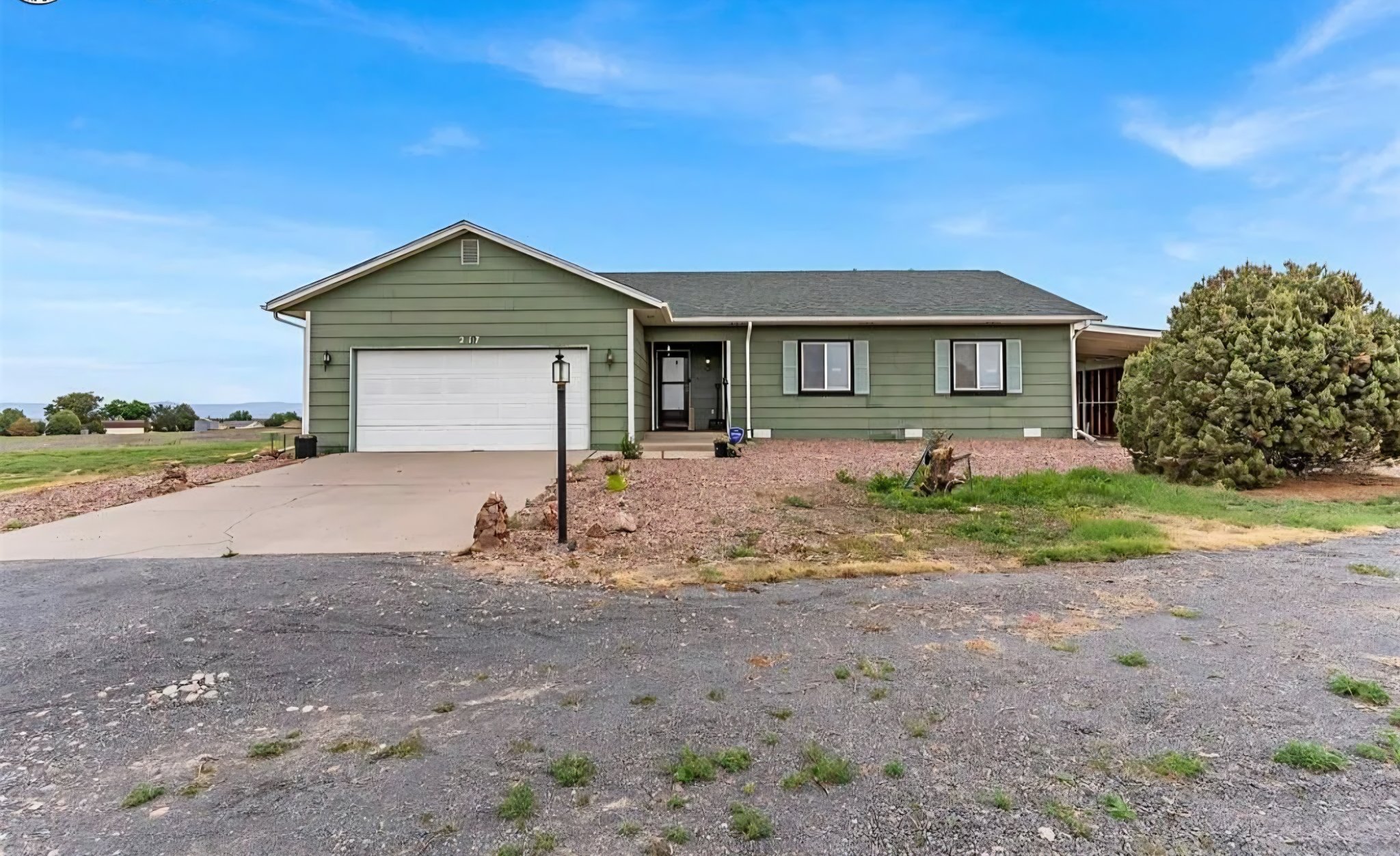 Pueblo House: 217 W Linden Ave