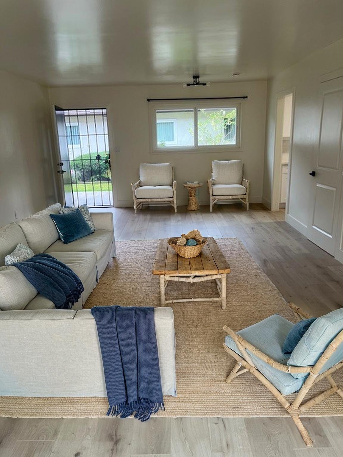Huntington Beach Townhome: 18881 Mora Kai