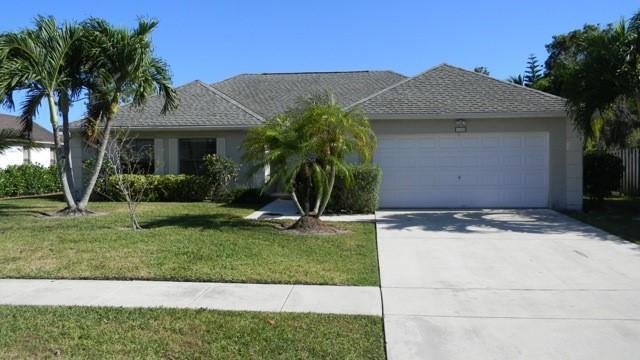 wellington House: 12280 Gingerwood Lane