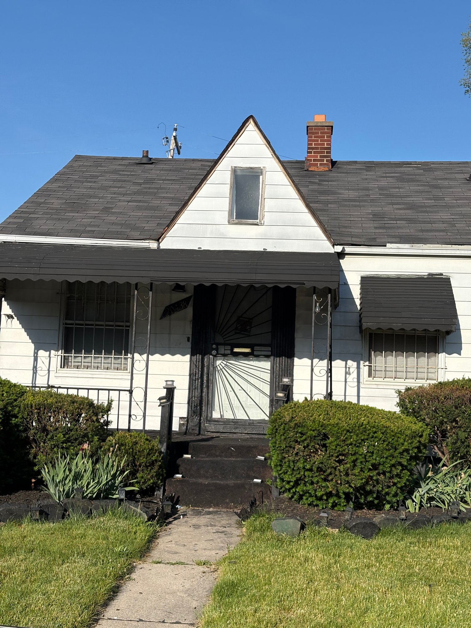Detroit House: 20438 Russell St