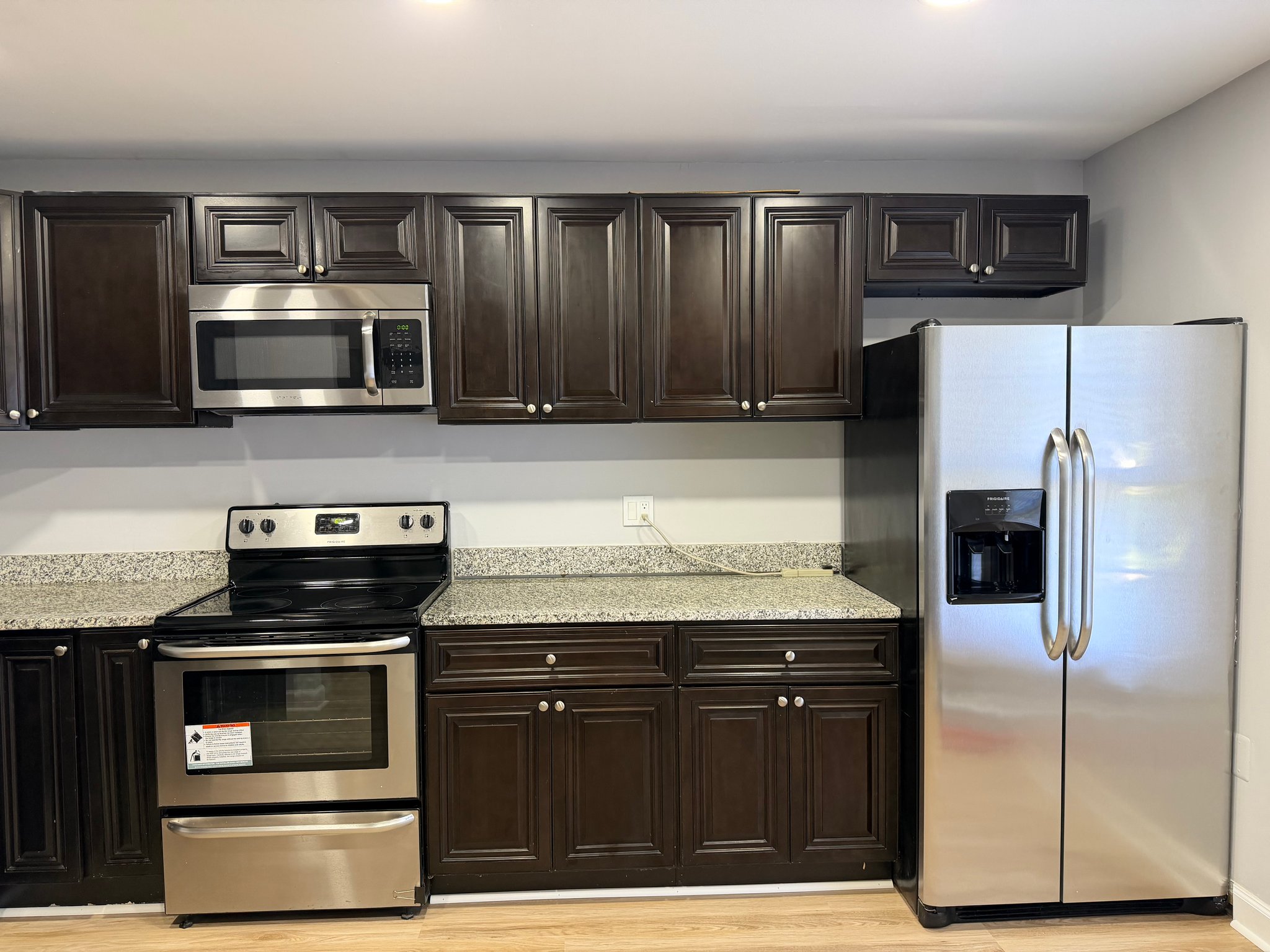 Sterling House: 601 Colonial Ave