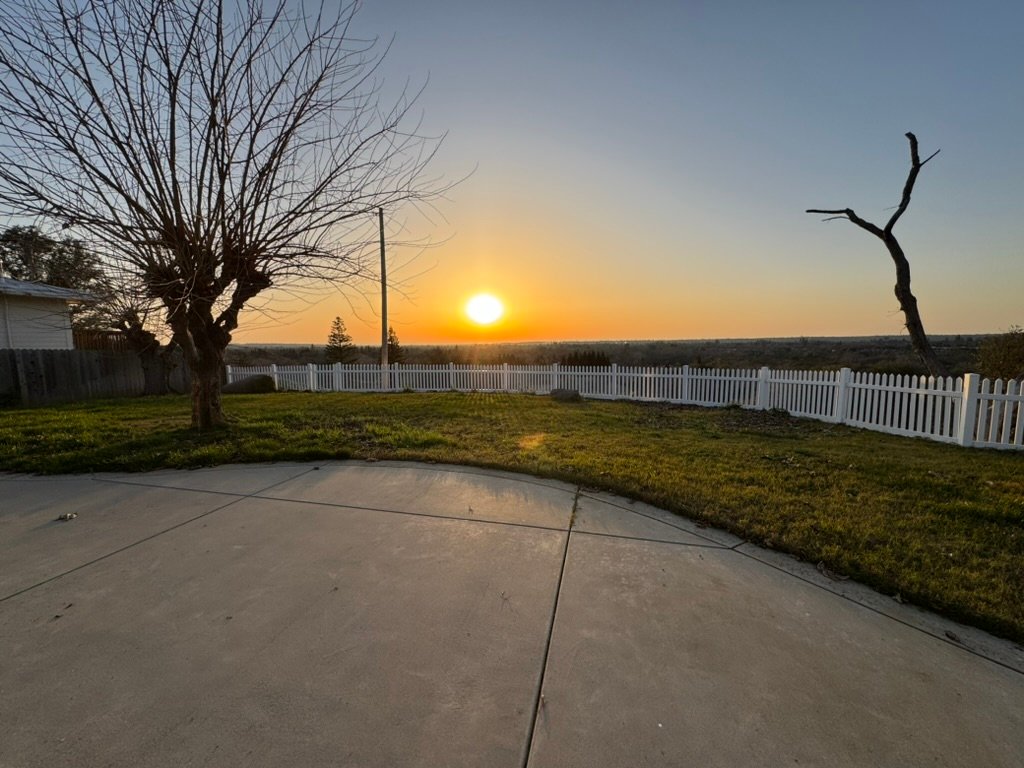 Loomis House: 3217 Sugarloaf Mountain Rd