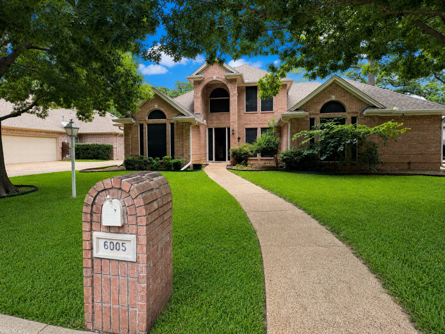 Arlington House: 6005 Wallace Meadows Ct