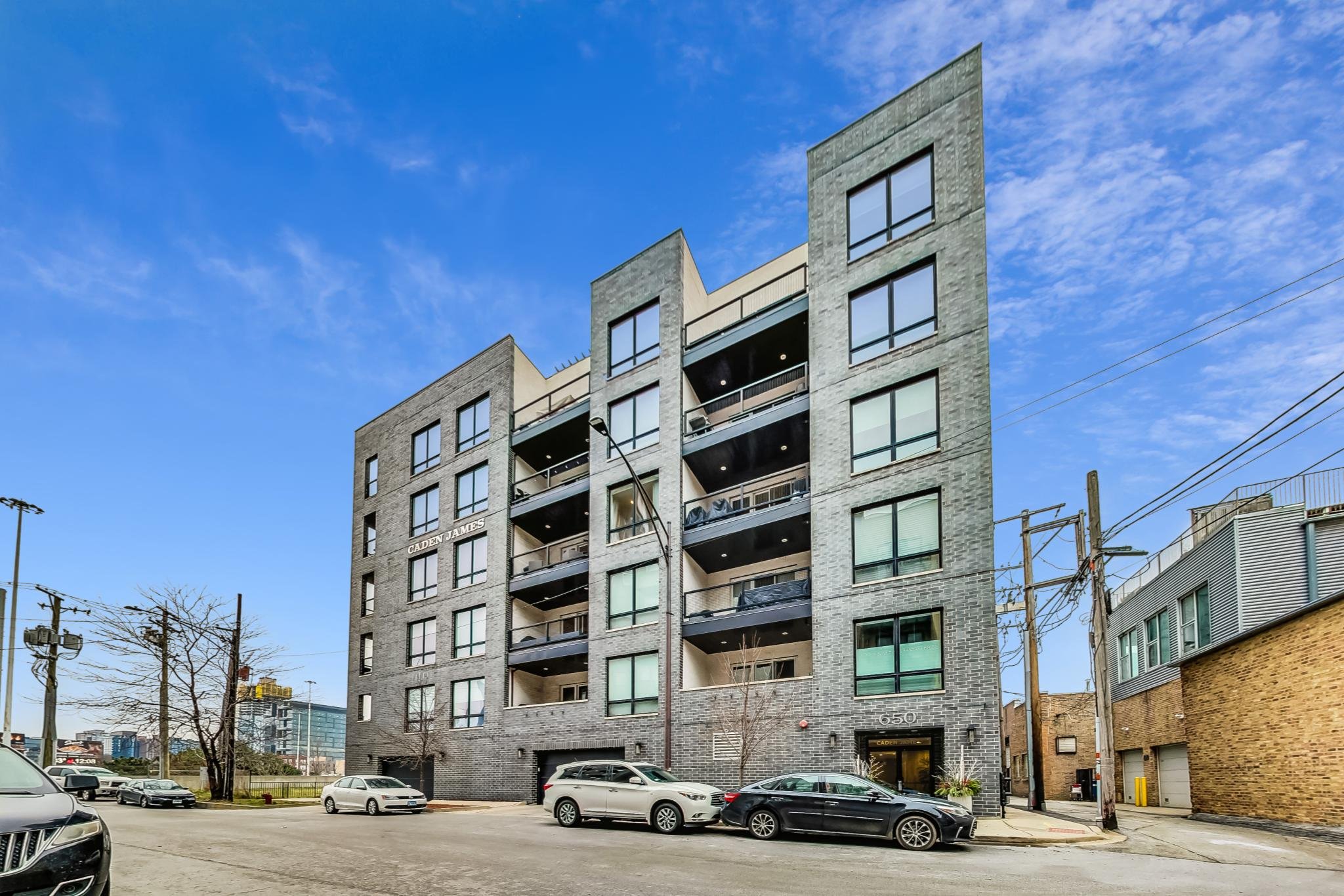 Chicago Condo: 650 N morgan
