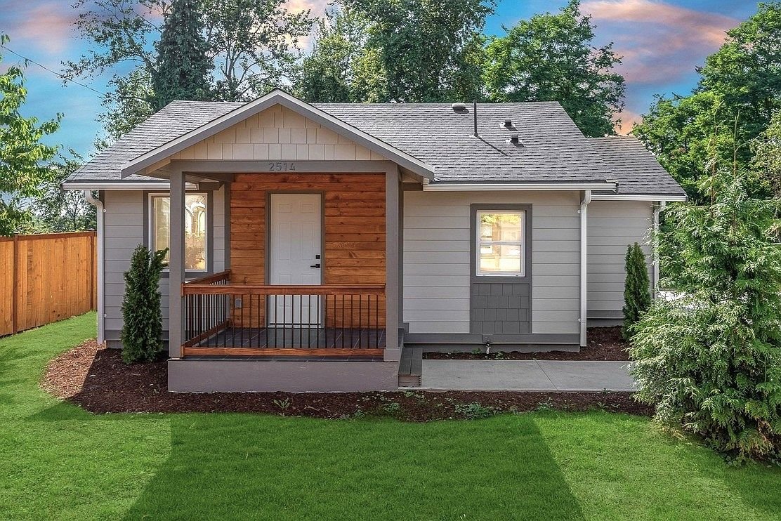 Tacoma House: 2514 S Grant Ave