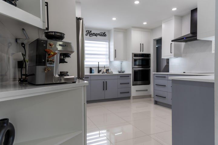 West Palm Beach House: 5668 Albert Road
