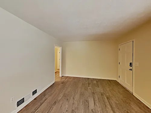 Mableton House: 849 Howard Ct SW,