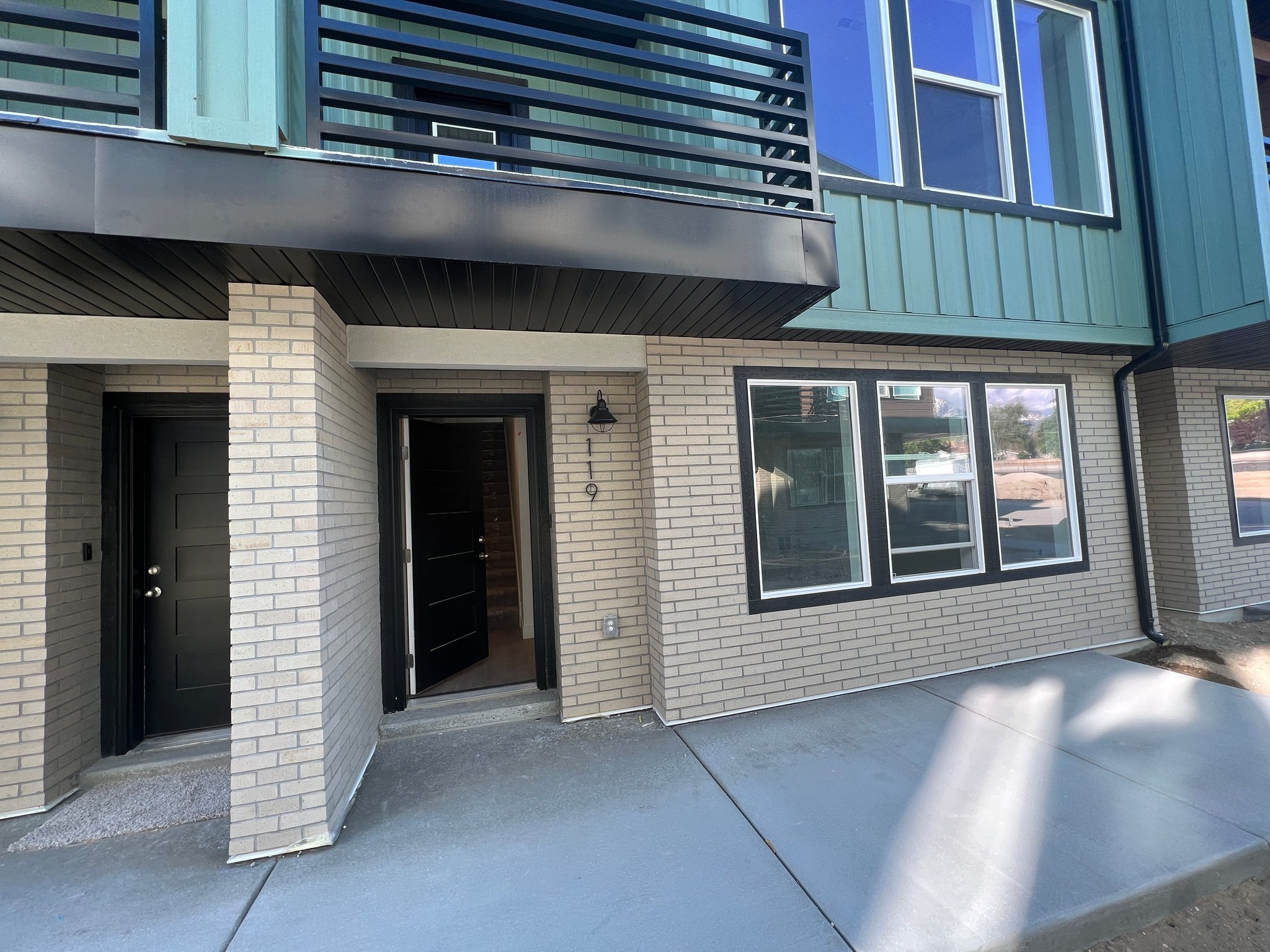 Sandy Condo: 119 E Abbeville Ct
