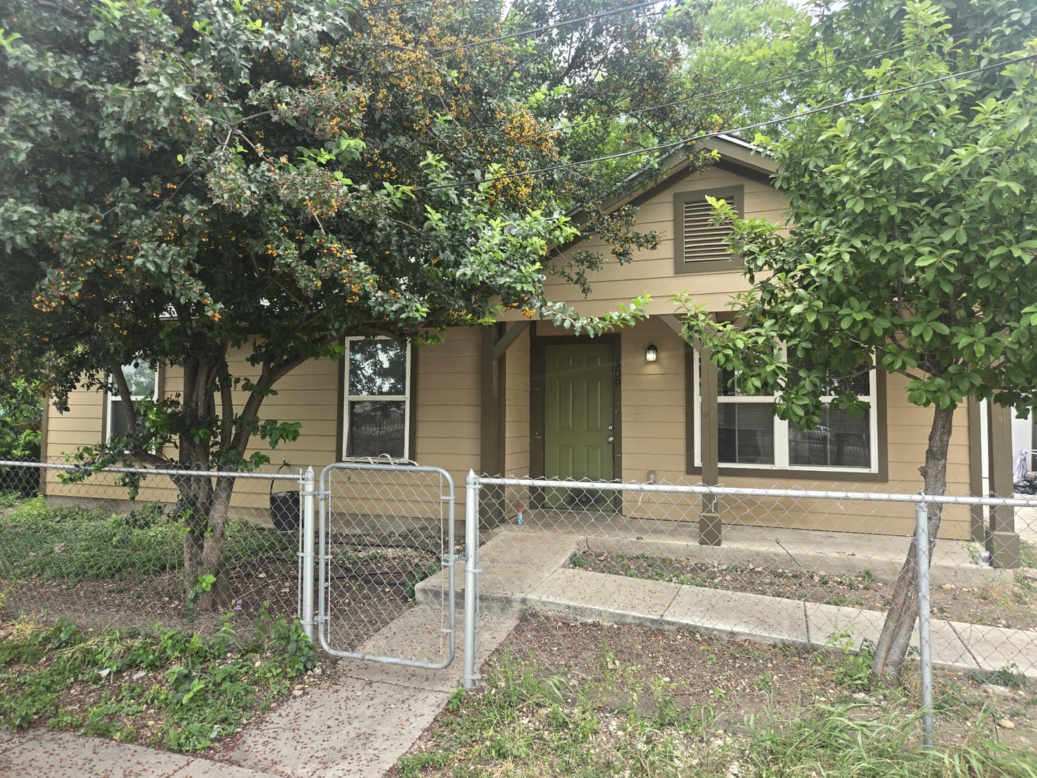 San Antonio House: 509 S. Trinity St.