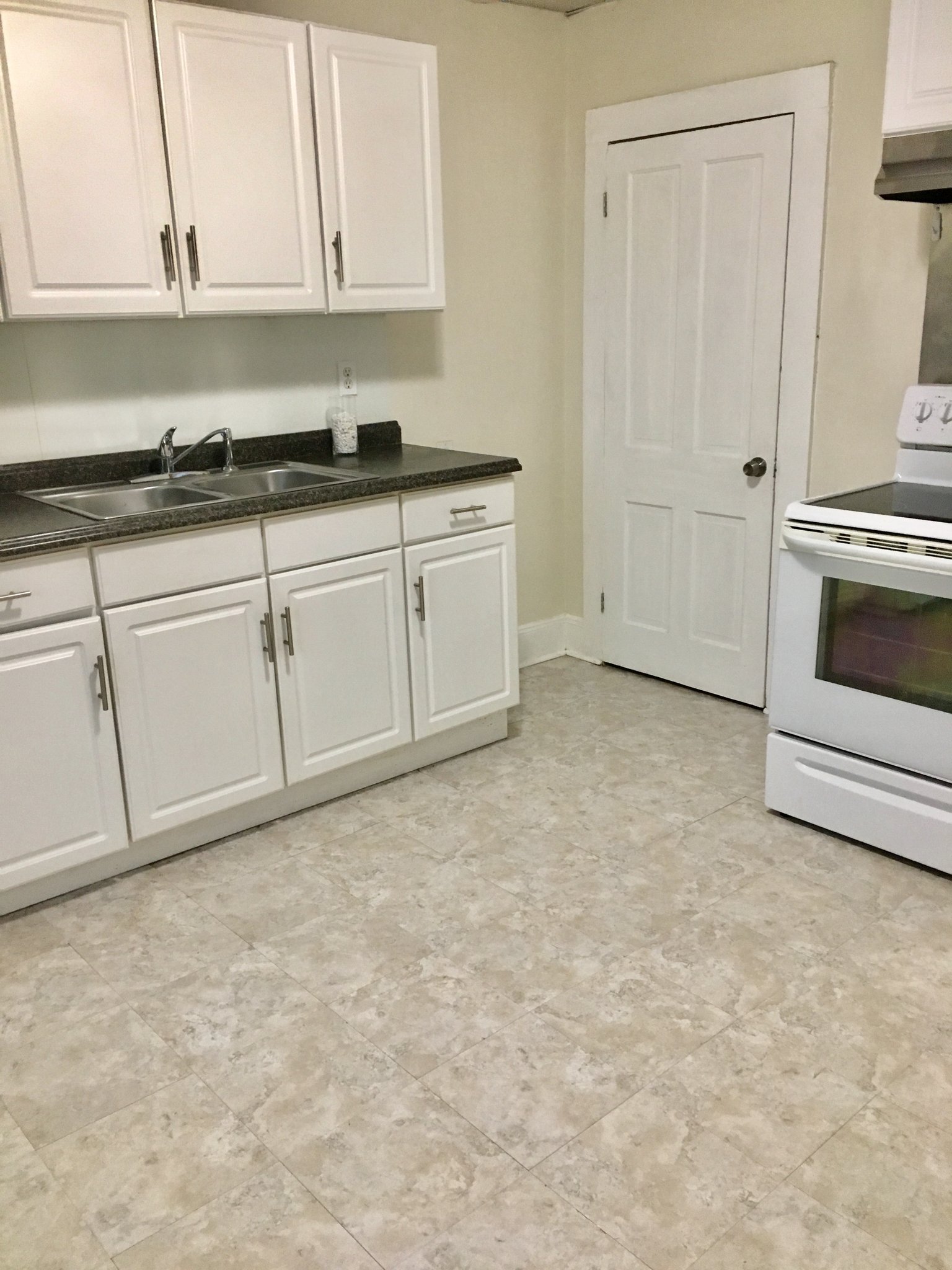 Dunmore Apartment: 415 W. Grove St.