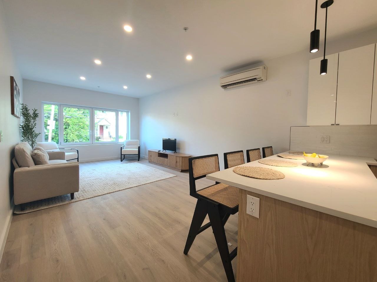 orange Apartment: 448 scotland rd