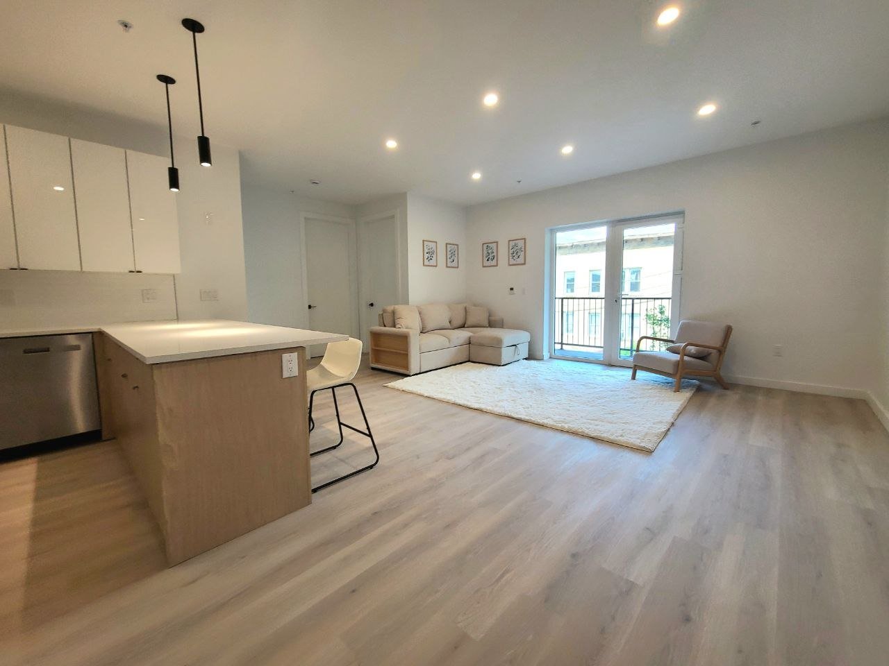 orange Apartment: 448 scotland rd