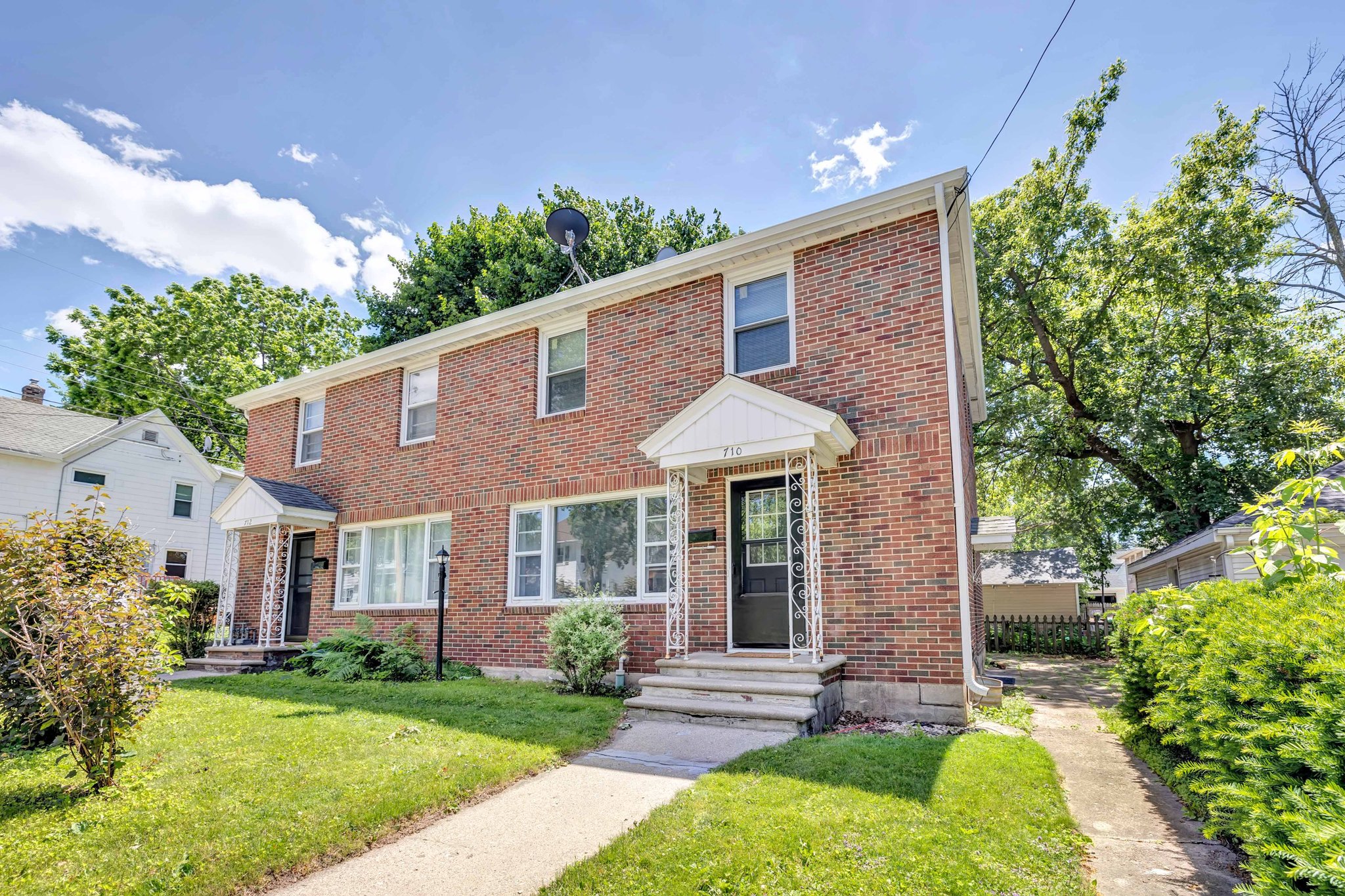 Green Bay Townhome: 710 Grignon St