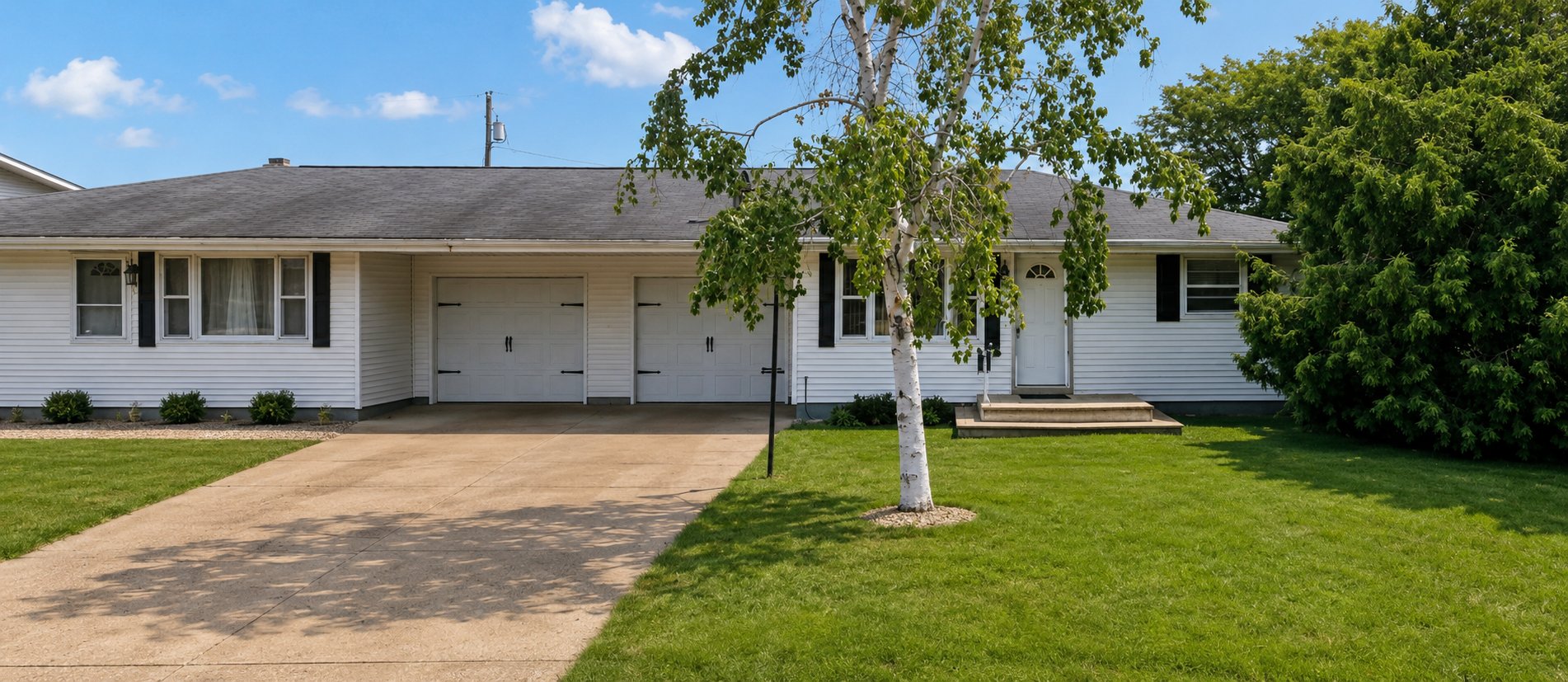 Wrightstown Townhome: 302 Meadow Lane
