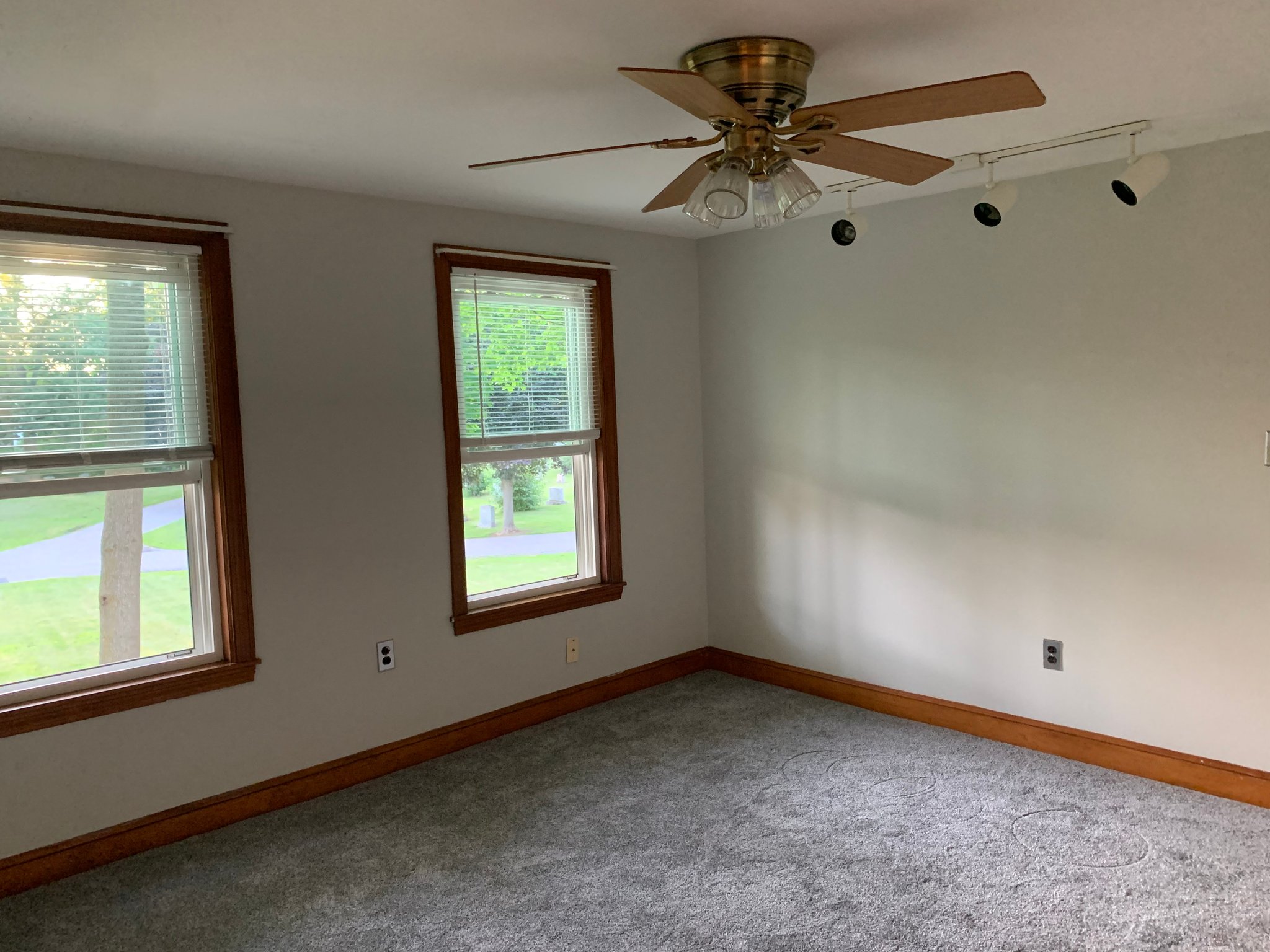 Waltham Apartment: 239 Grove St, Waltham MA
