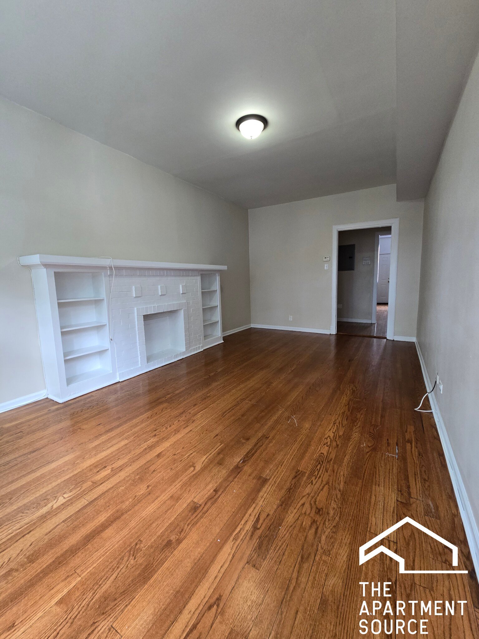 Chicago Apartment: 3753 W Sunnyside Ave