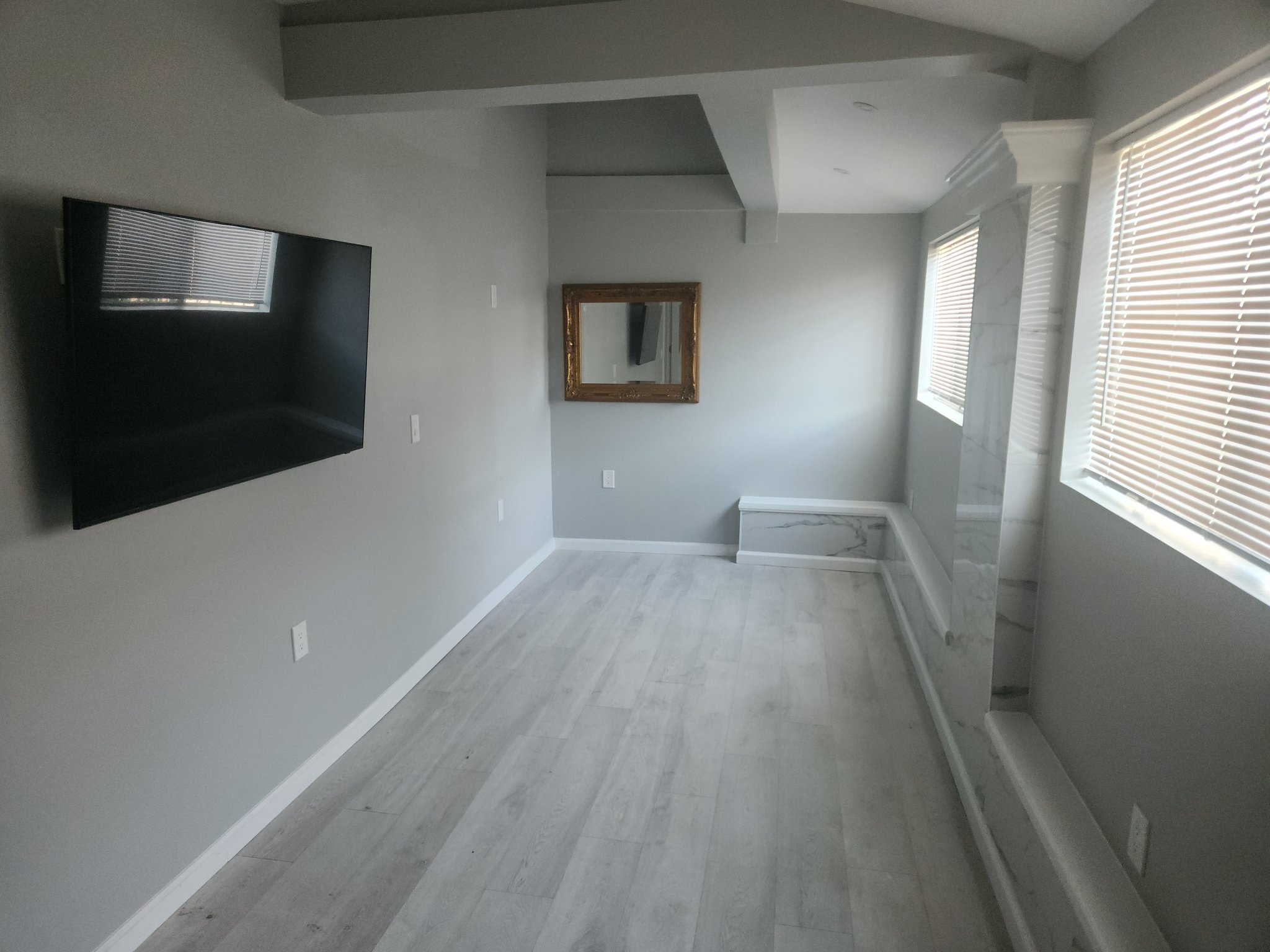 Los Angeles House: 3687 2nd Ave