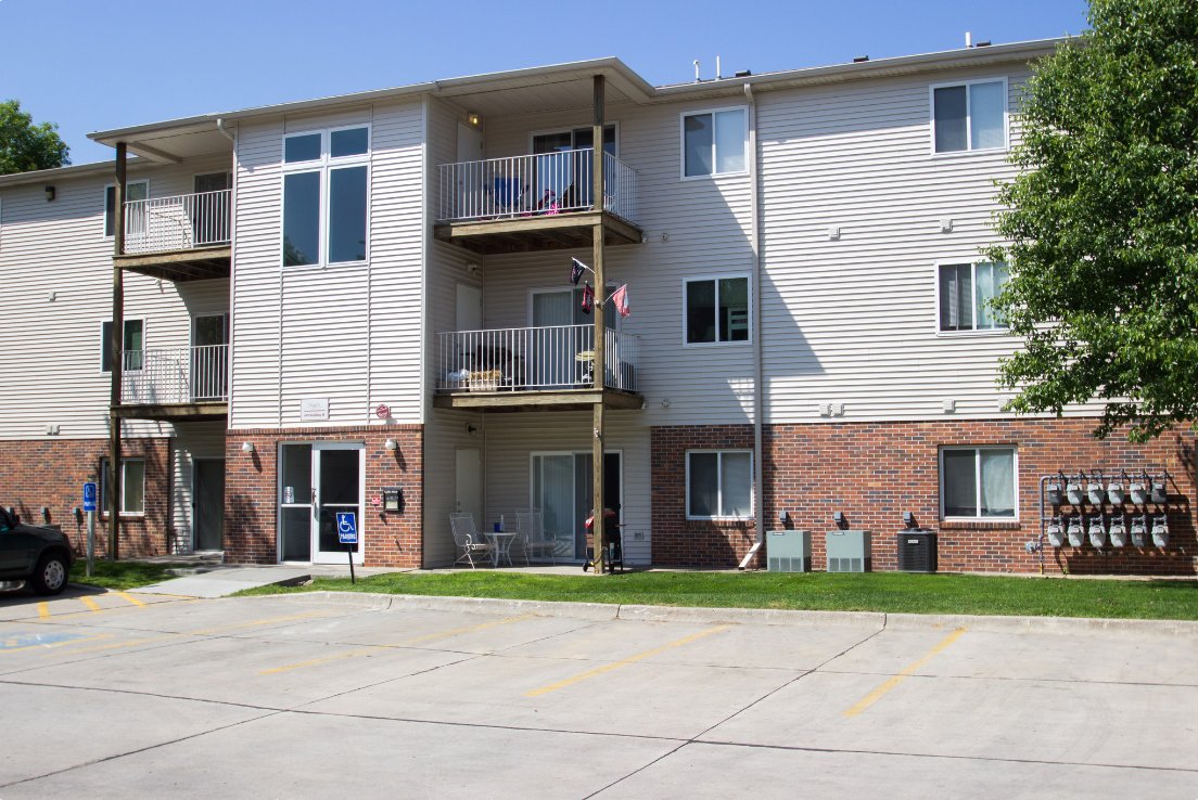 Council Bluffs Apartment: The heights, 649 Parkwild Dr