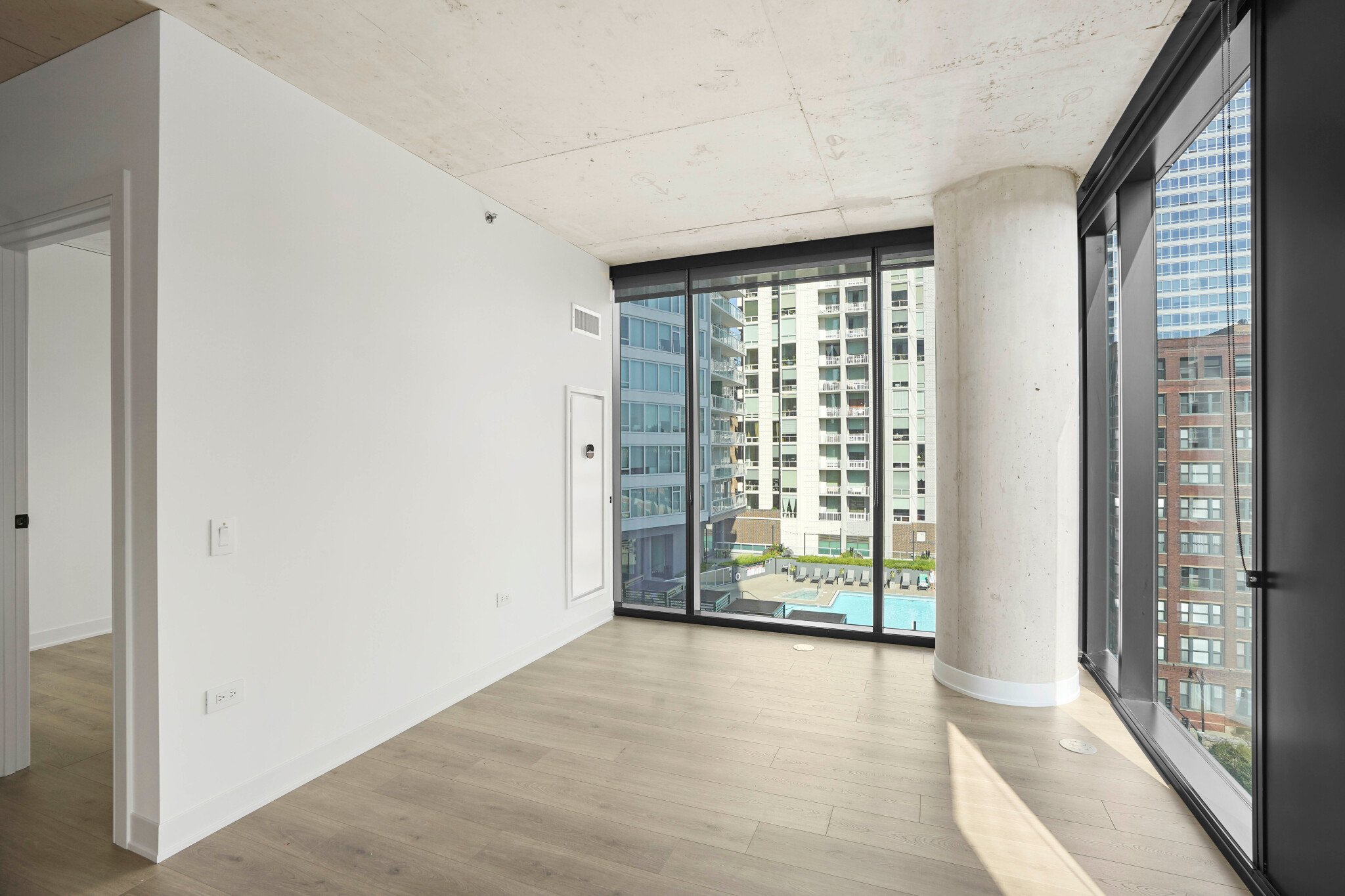 Chicago Condo: 244 W Polk St