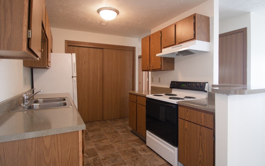 Council Bluffs Apartment: The heights, 649 Parkwild Dr