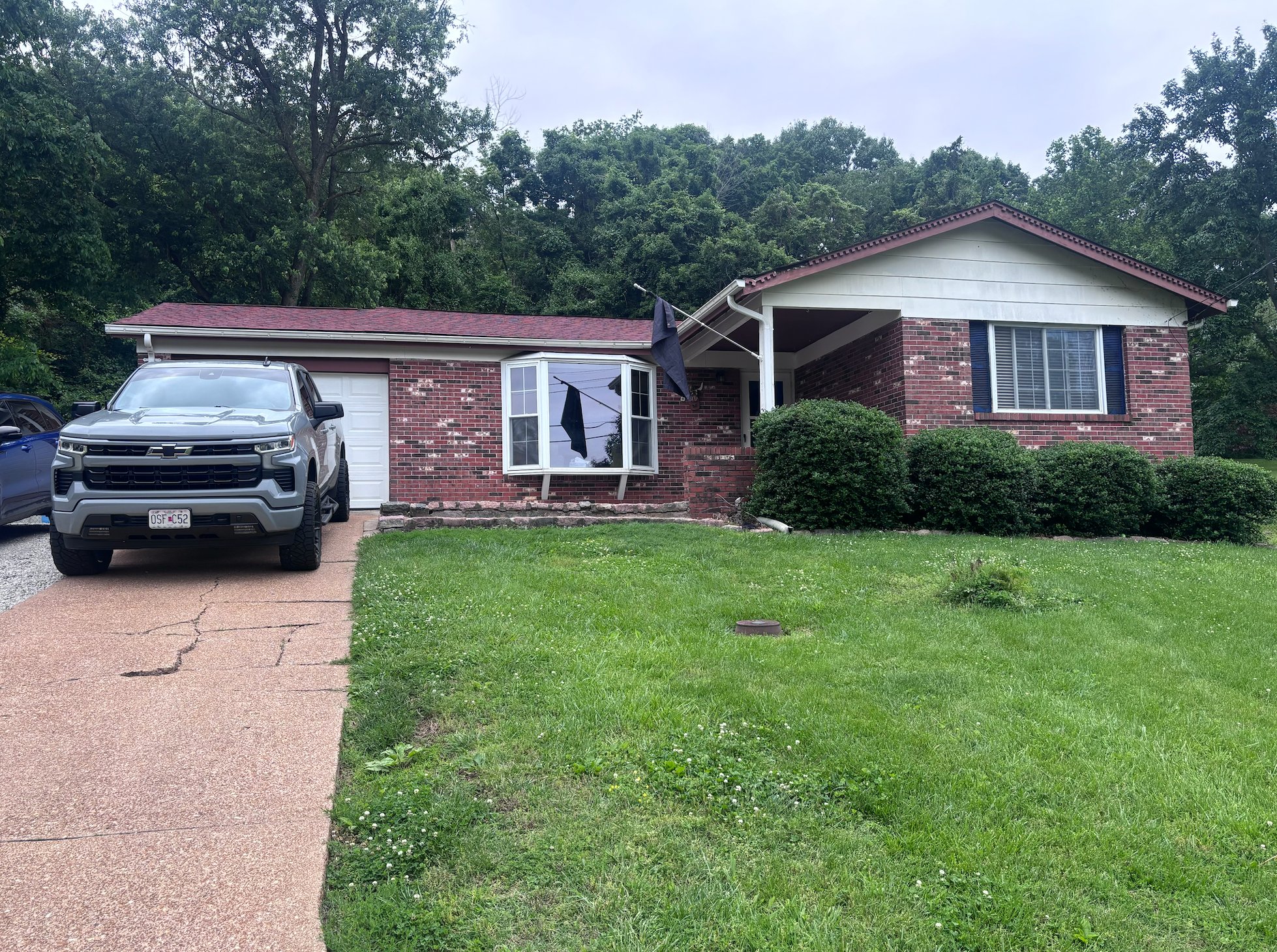 High Ridge House: 2813 Patti Ln