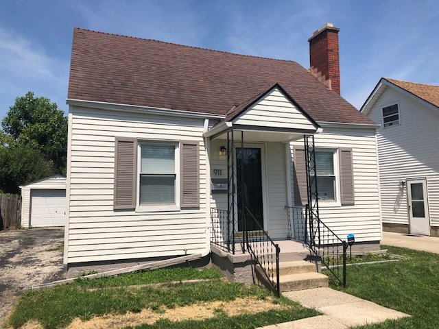 Columbus House: 911 Binns Blvd