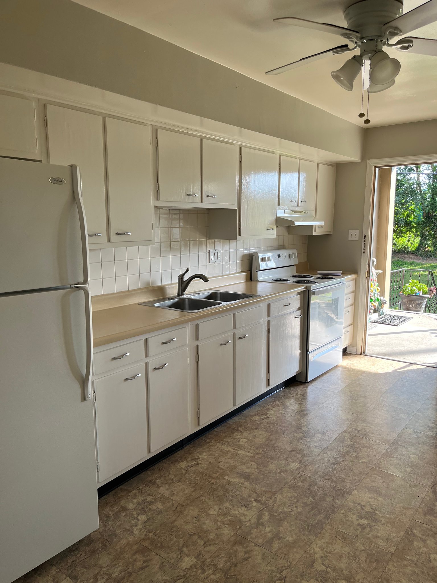 Lexington Apartment: 2017 Saint Michael Dr