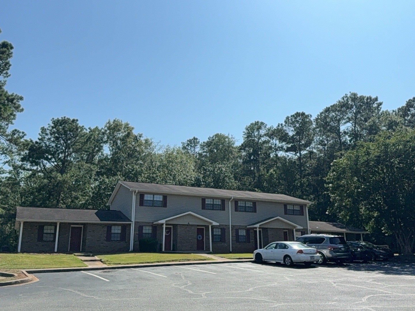 Edgefield Apartment: 221 W. A. Reel Drive