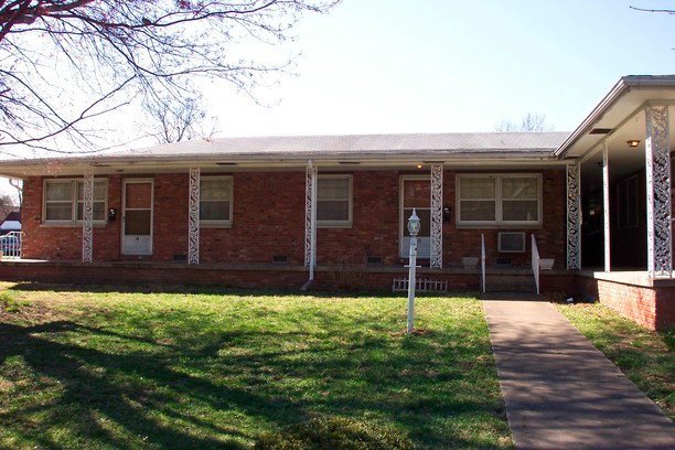 springfield Apartment: 1234 E Elm