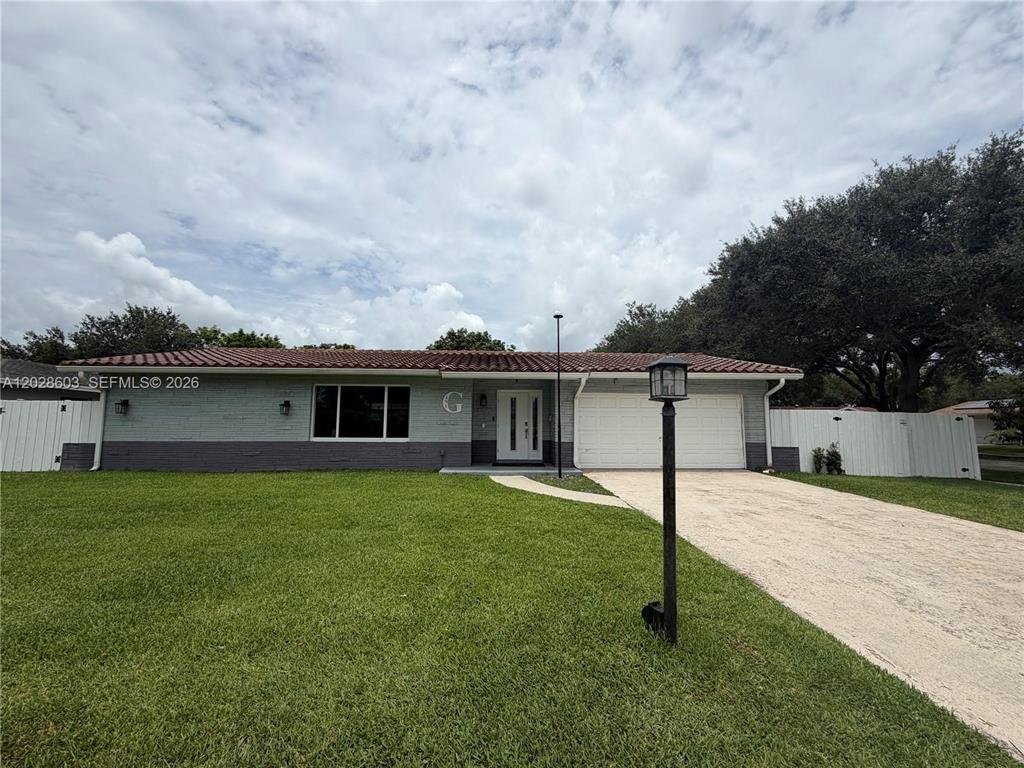 plantation House: 491 NW 45th Ter